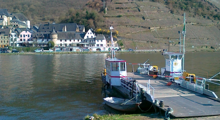 Fähre nach Beilstein, 9-12 + 13-18 Uhr