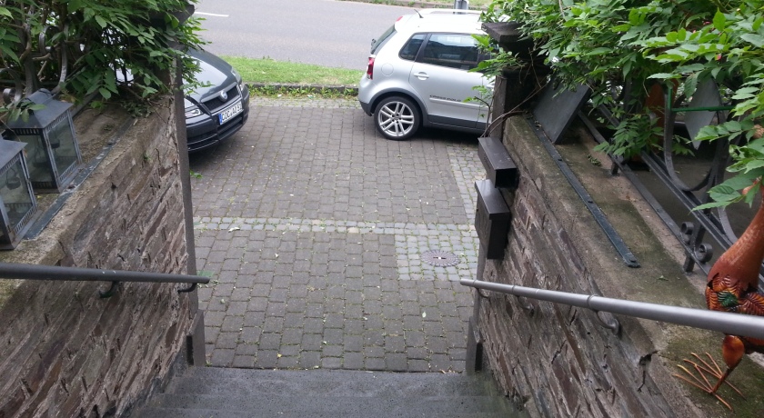 Parkplatz direkt vor dem Haus